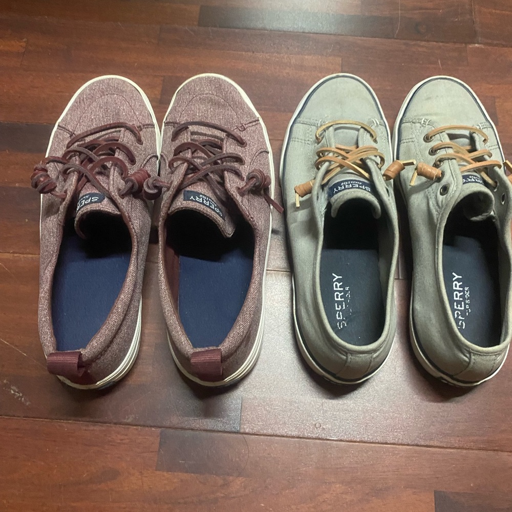 2 pairs sneakers